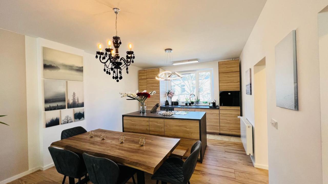 Central Designer 3 Apt With Terrace & Parking Appartamento