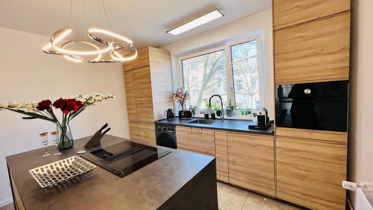 Appartamento Central Designer 3 Apt With Terrace & Parking *