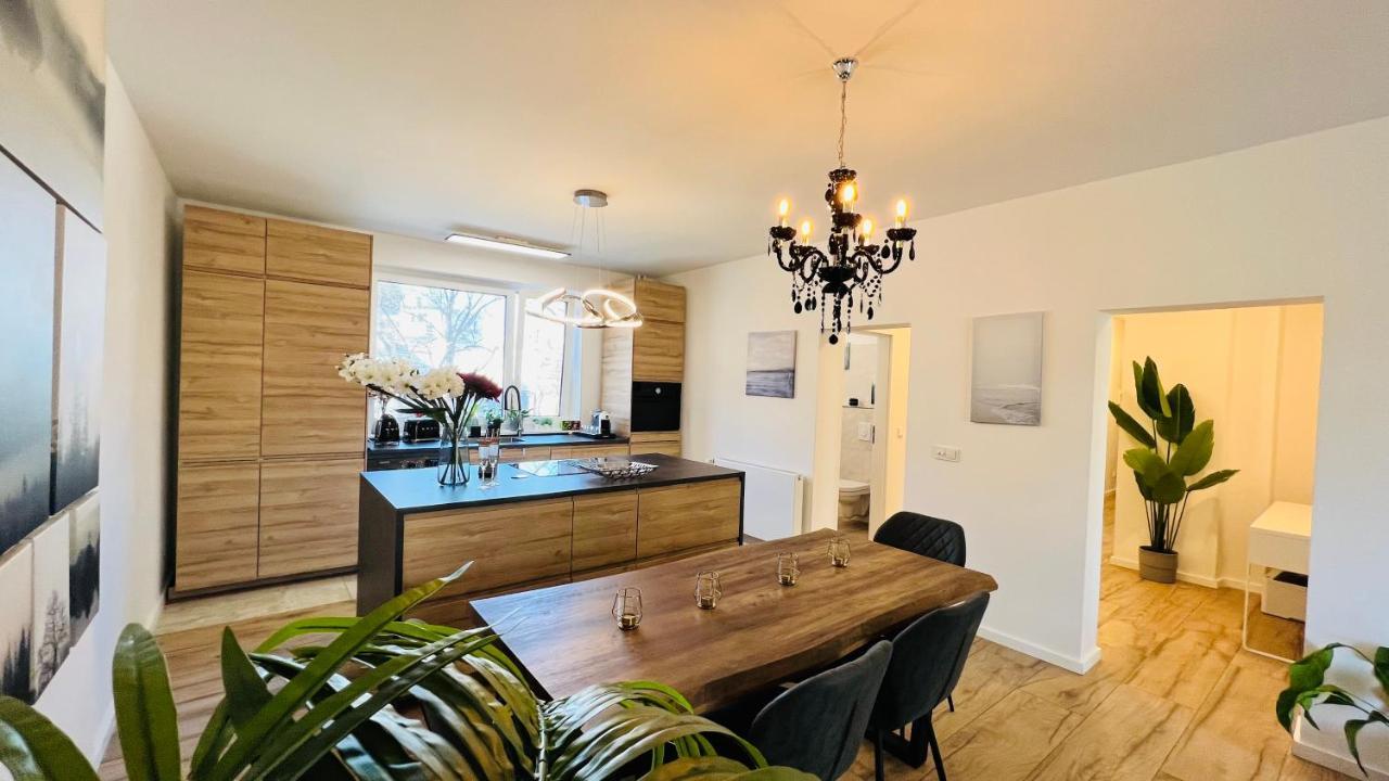 Central Designer 3 Apt With Terrace & Parking *