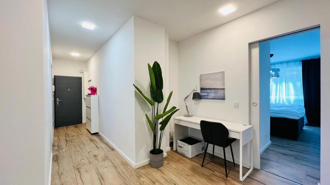 Central Designer 3 Apt With Terrace & Parking Appartamento